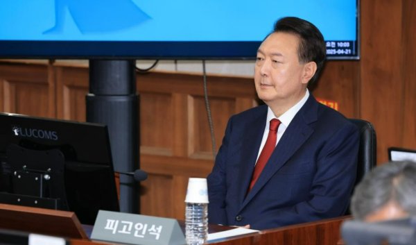 弘利配资 因“可能毁灭证据”再度被拘押 一文速览尹锡悦两度被捕时间线